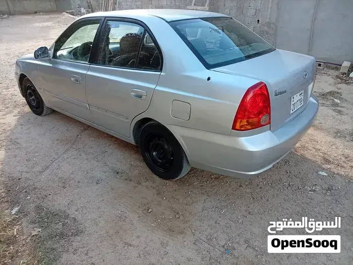 Hyundai Accent 2002 photo 2