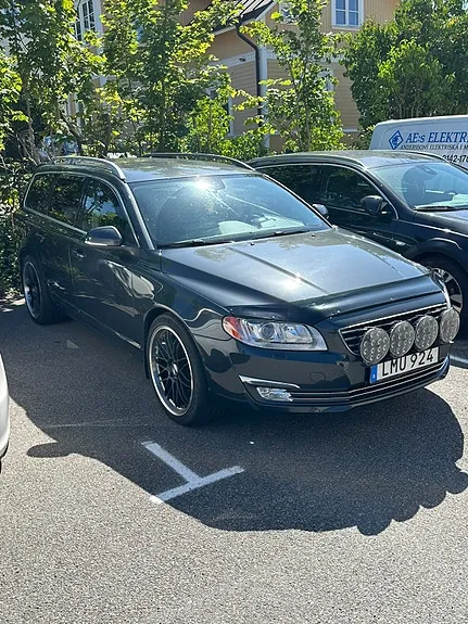 Volvo V70 2014 photo 2