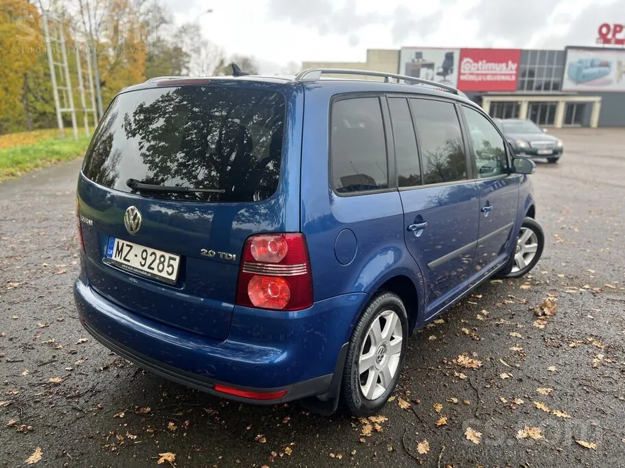Volkswagen Touran 2008 photo 2