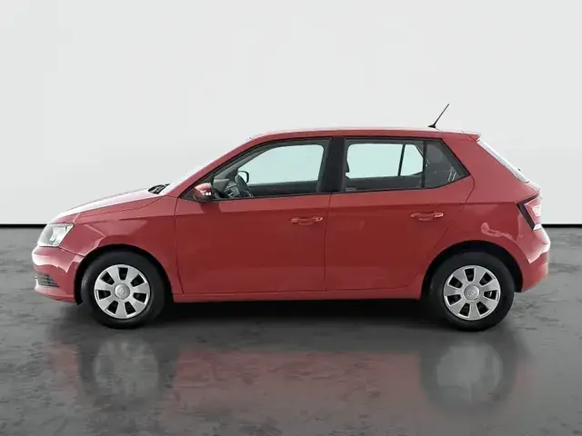 Skoda Fabia 2015 photo 2