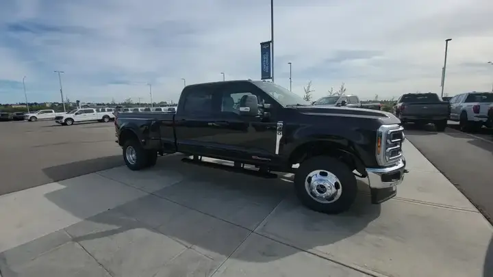 Ford F350 2026 photo 2