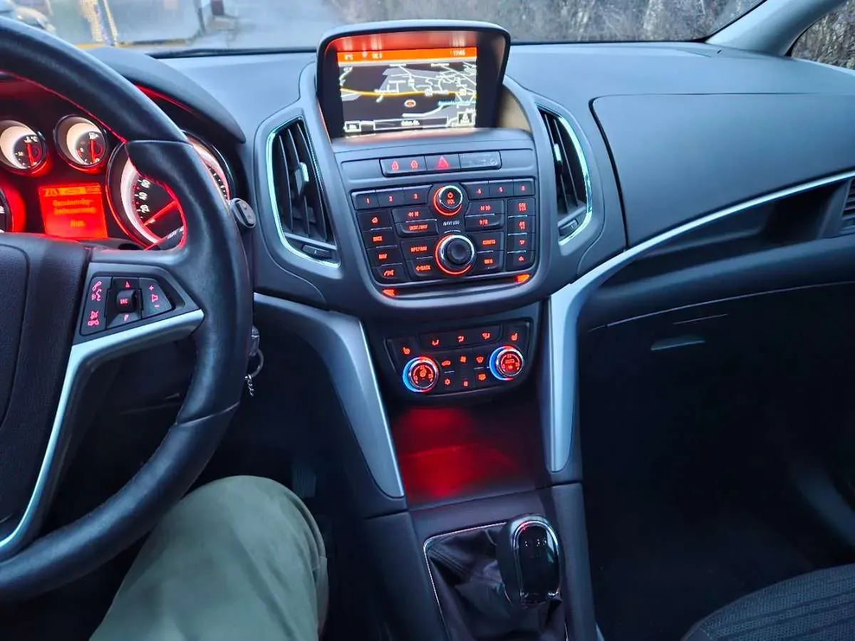 Opel Zafira 2015 photo 3