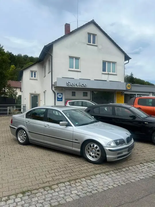 BMW 320I