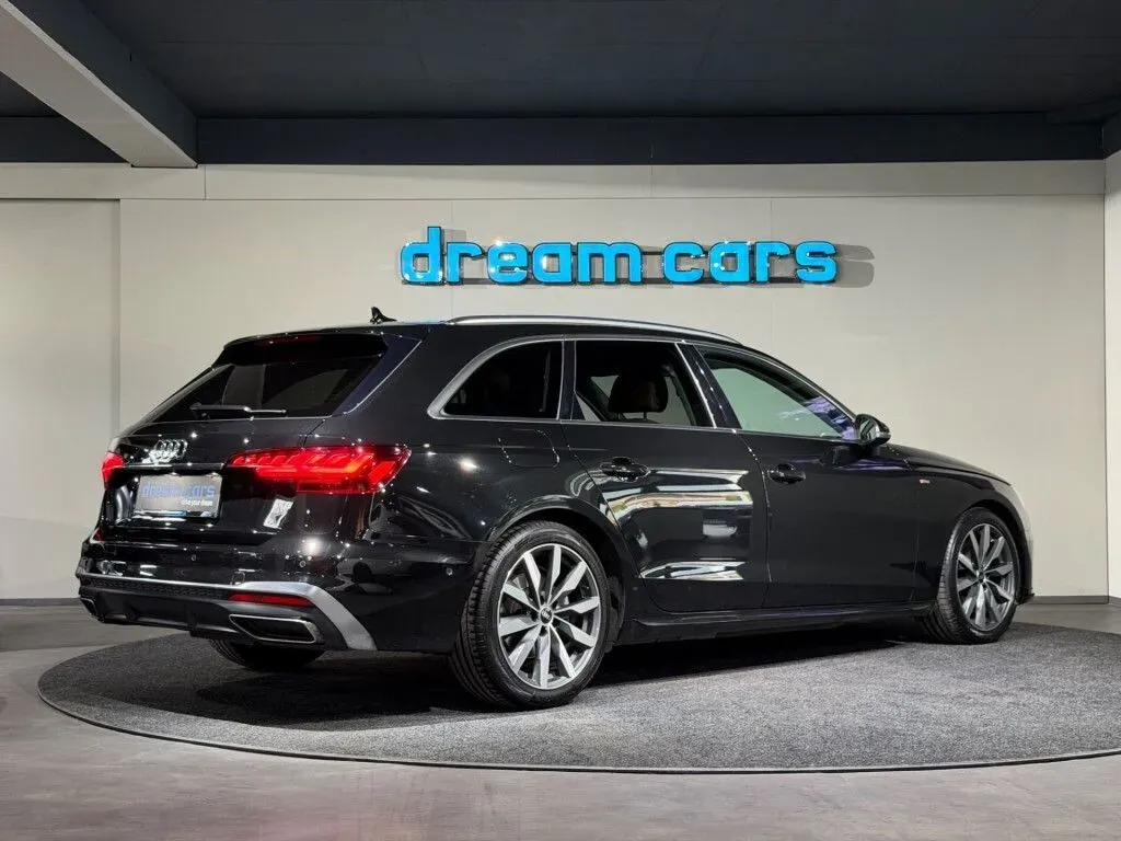 Audi A4 2022 photo 2