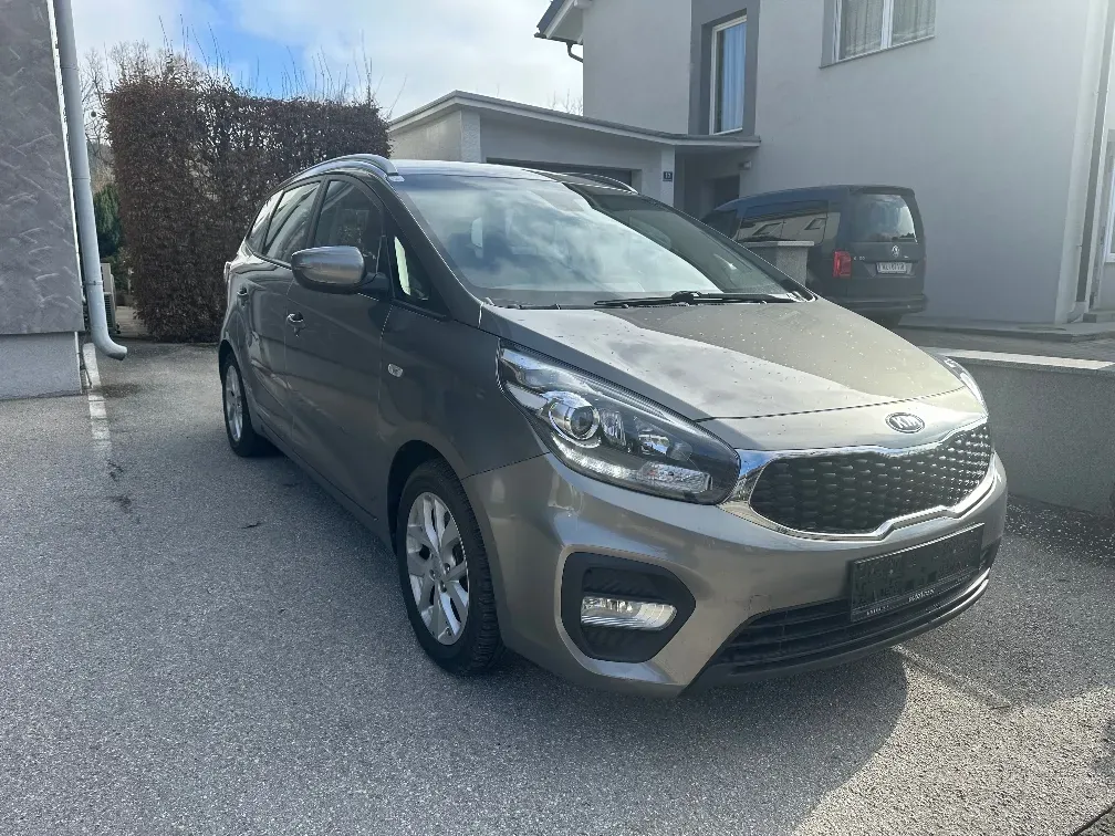 Kia Carens 2017 photo 3