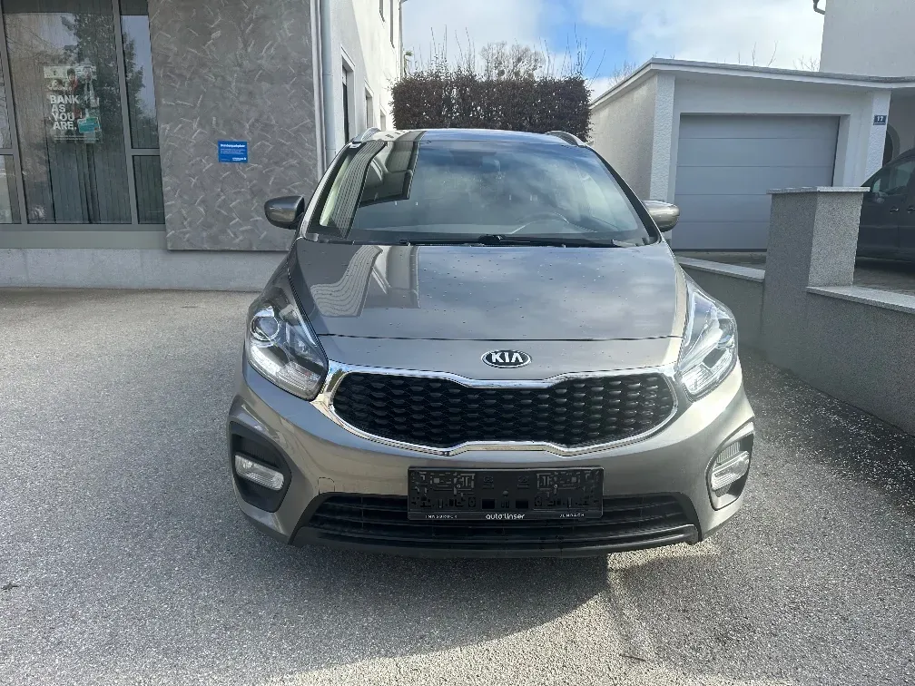 Kia Carens 2017 photo 2