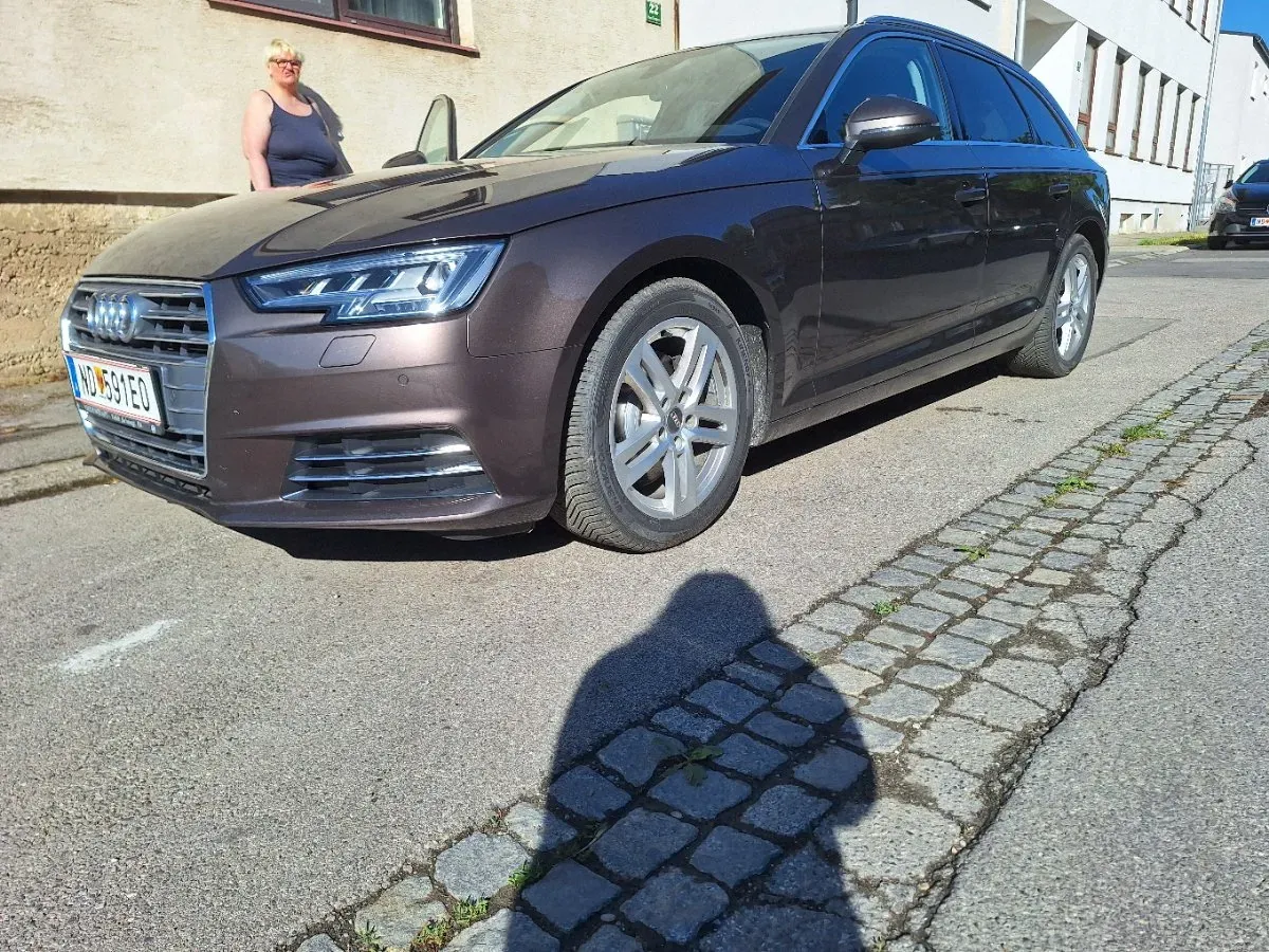 Audi A4 2018 photo 2