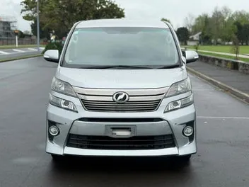 Toyota Vellfire 2013 photo 4