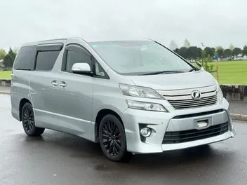 Toyota Vellfire 2013 photo 3