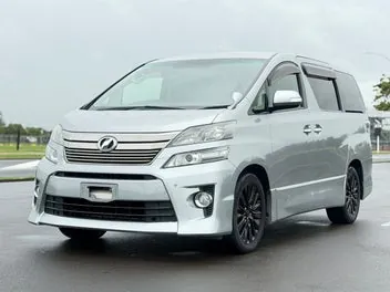 Toyota Vellfire 2013 photo 2