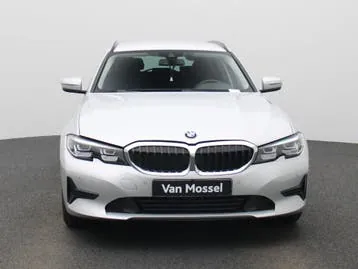 BMW 3 Series 2020 photo 3