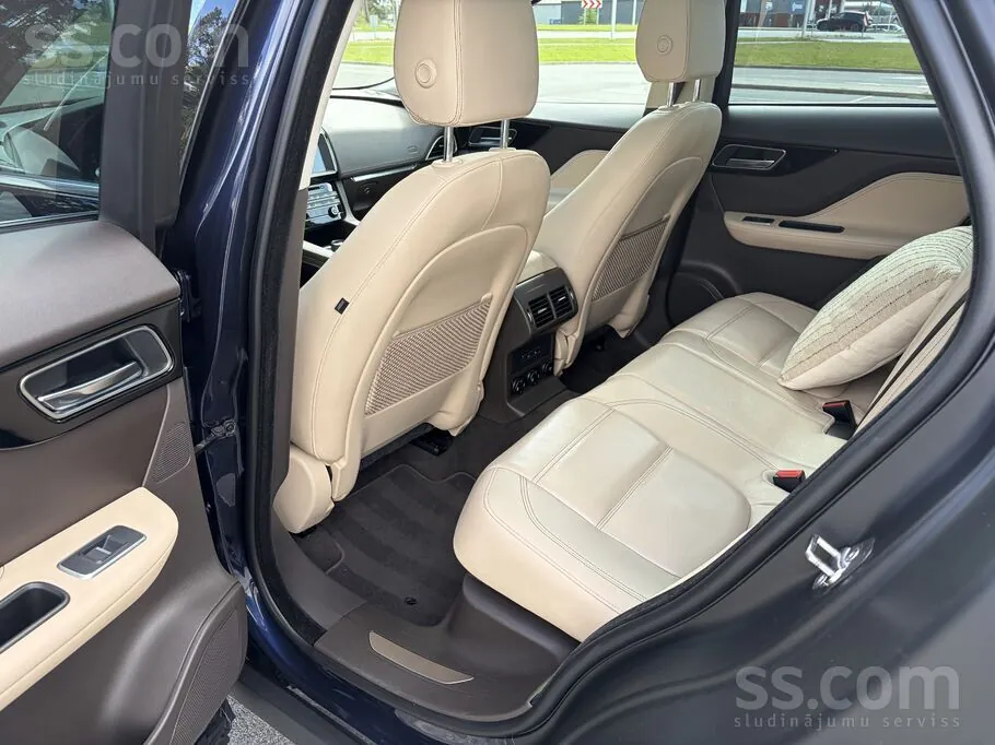 Jaguar F-Pace 2019 photo 4