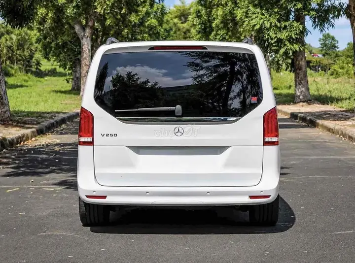 Mercedes-Benz V-Class 2023 photo 4