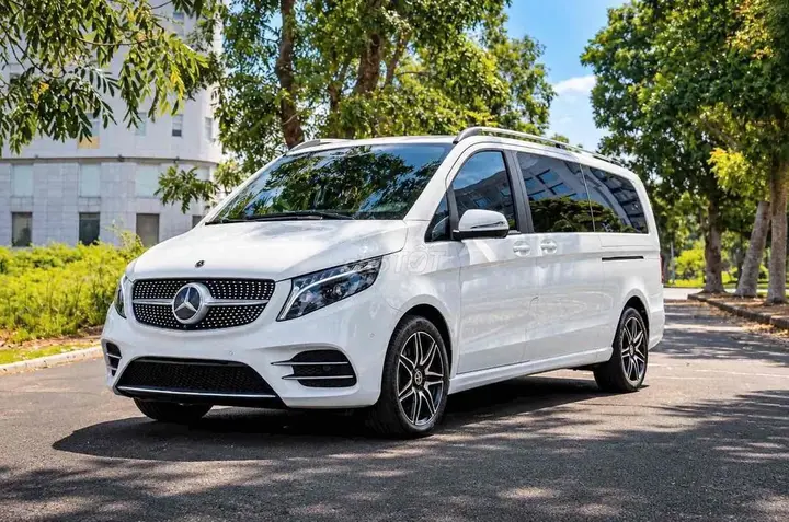 Mercedes-Benz V-Class 2023 photo 2
