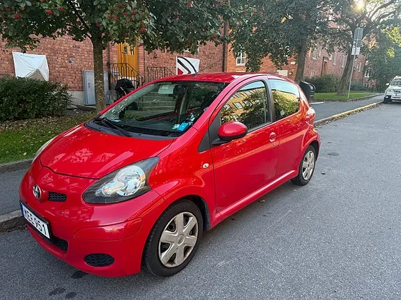 Toyota Aygo 2011 photo 2