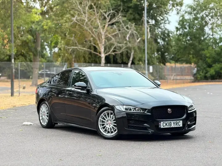 Jaguar Xe 2018 photo 4