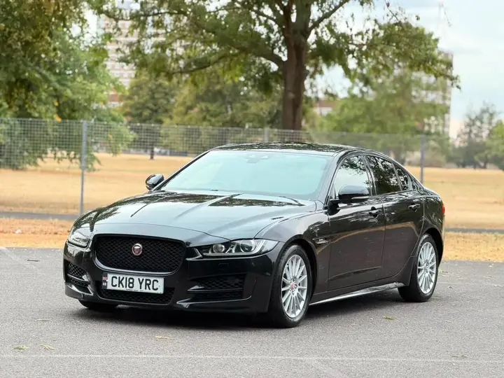 Jaguar Xe 2018 photo 3