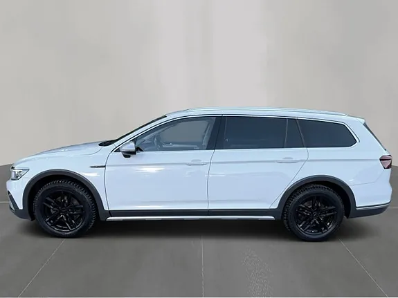 Volkswagen Passat Alltrack 2024 photo 2