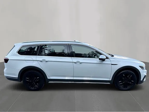 Volkswagen Passat Alltrack 2024 photo 4