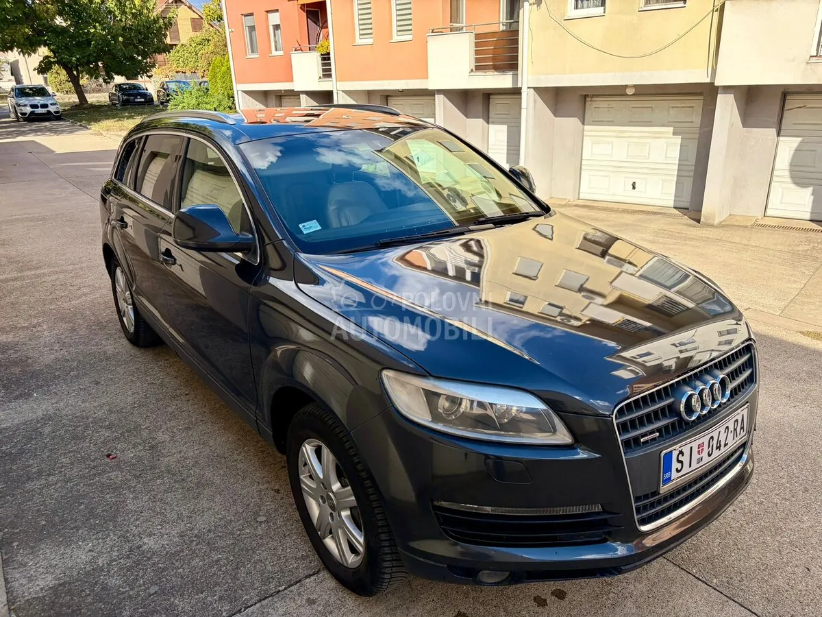 Audi Q7 2008 photo 4
