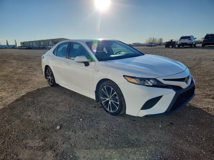 Toyota Camry 2018 photo 2
