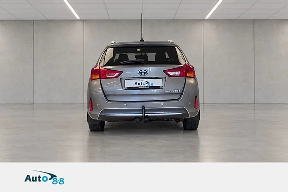 Toyota Auris 2013 photo 5