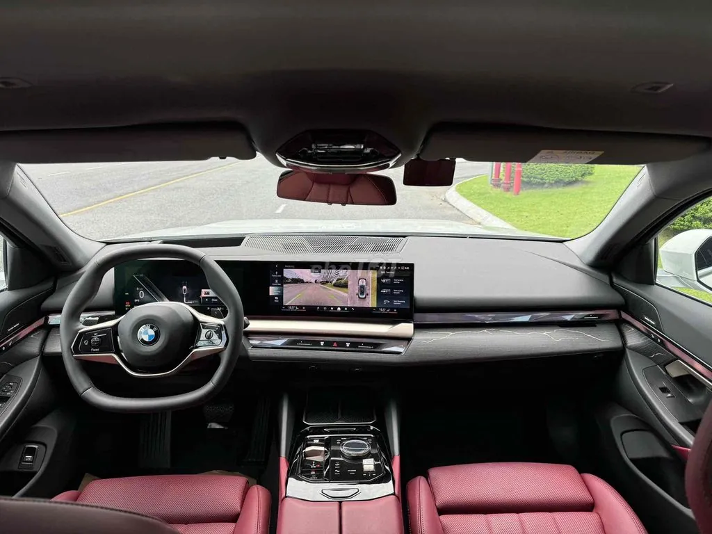 BMW 5 Series 2025 photo 5