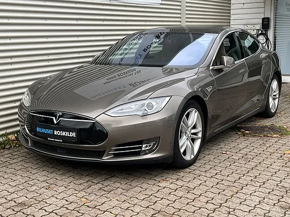 Tesla Model S 2015 photo 2