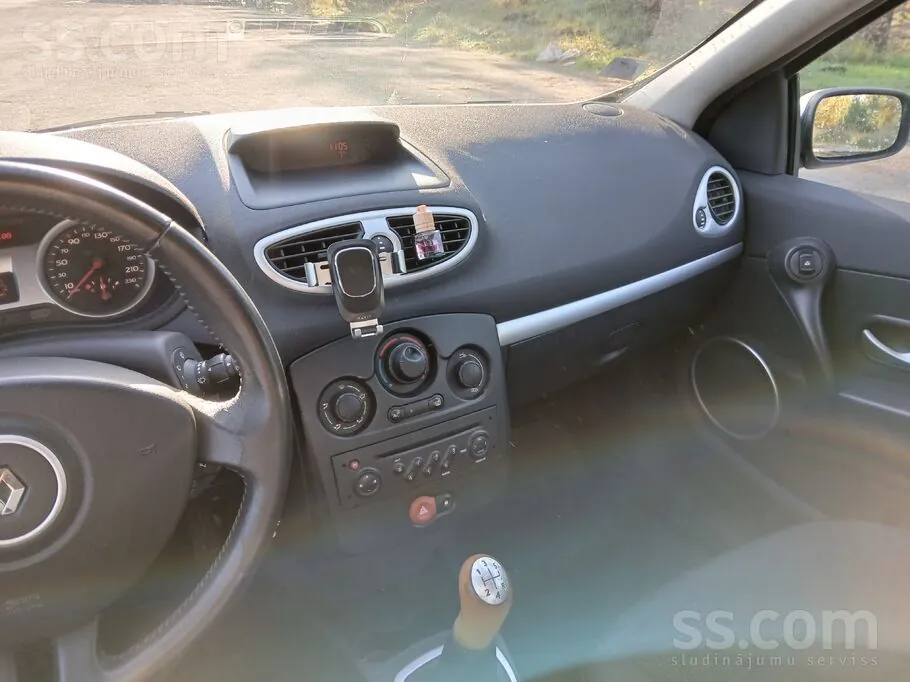 Renault Clio 2007 photo 4