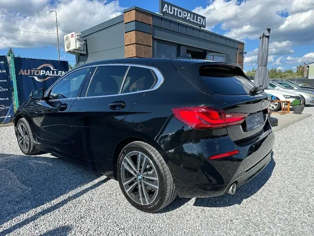 BMW 1 Series 2021 photo 3