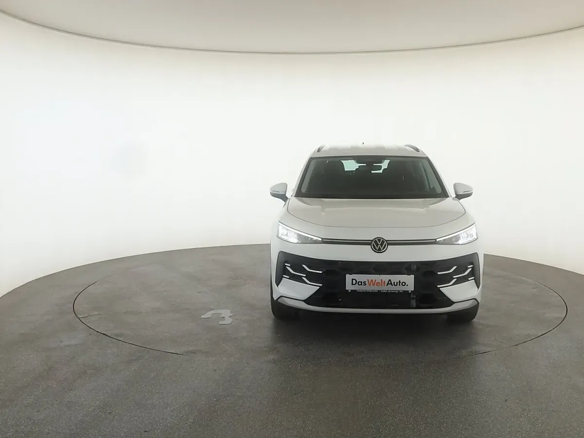 Volkswagen T-Roc 2026 photo 2