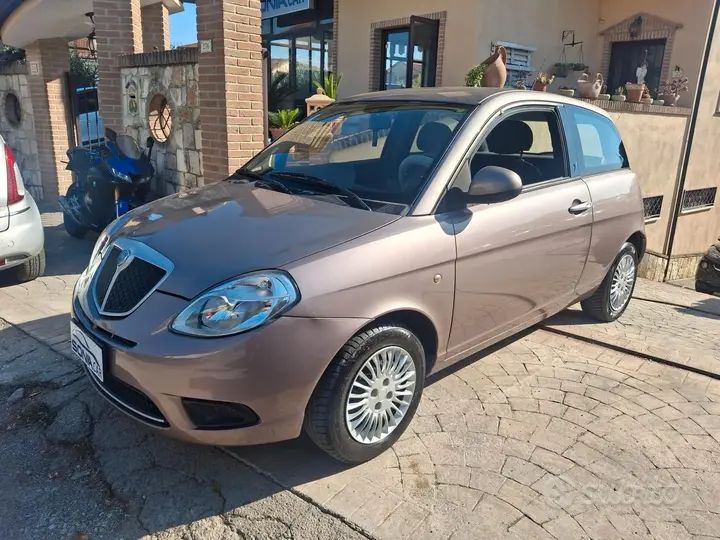 Lancia Ypsilon