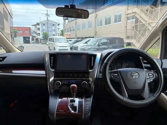 Toyota Alphard 2015 photo 2
