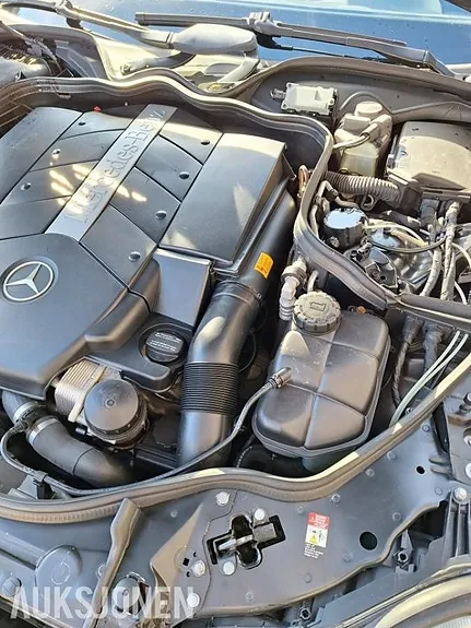 Mercedes-Benz E-Class 2003 photo 4