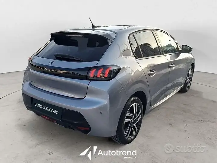 Peugeot 208 2022 photo 2