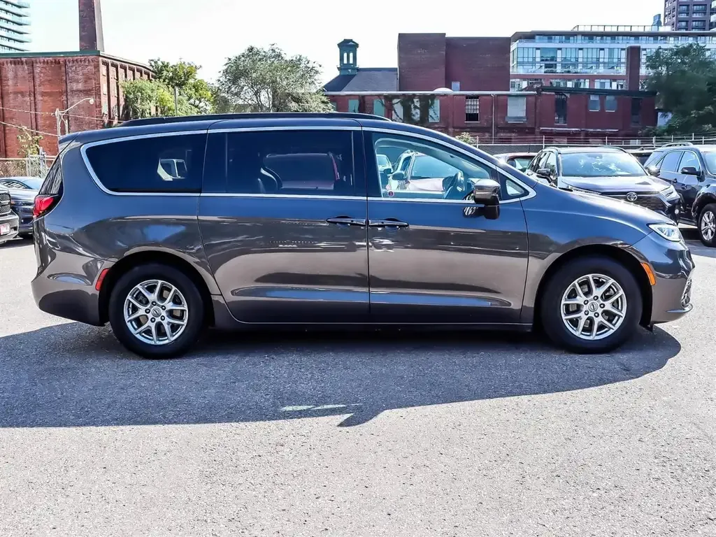 Chrysler Pacifica 2022 photo 3