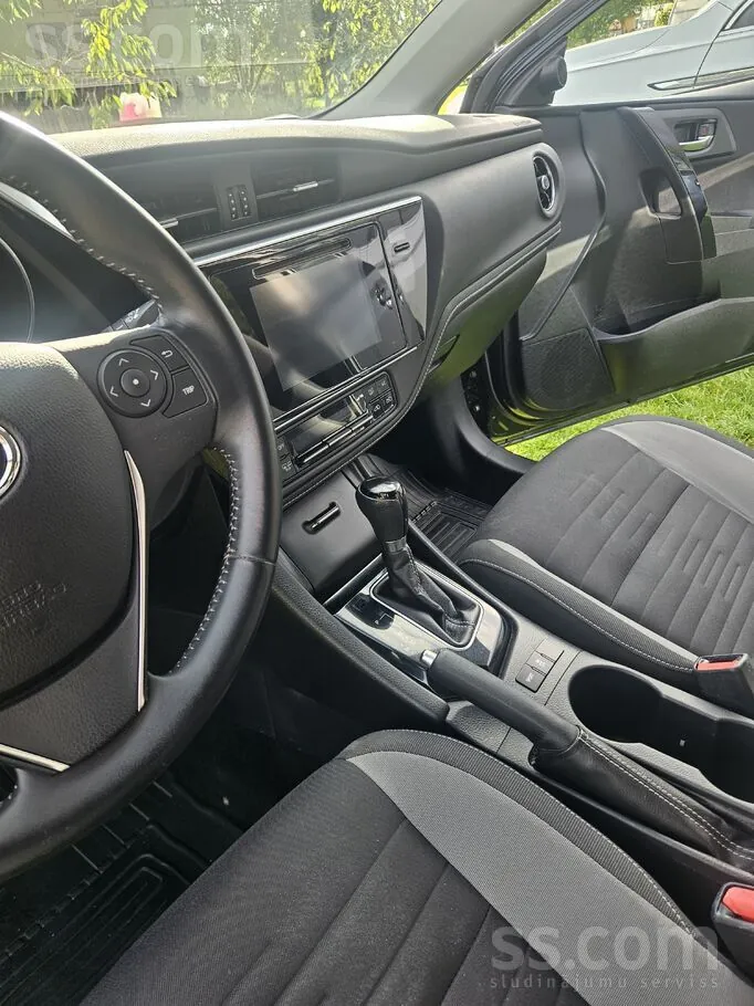 Toyota Auris 2017 photo 5