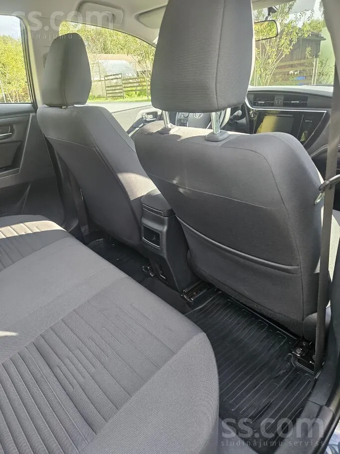 Toyota Auris 2017 photo 3