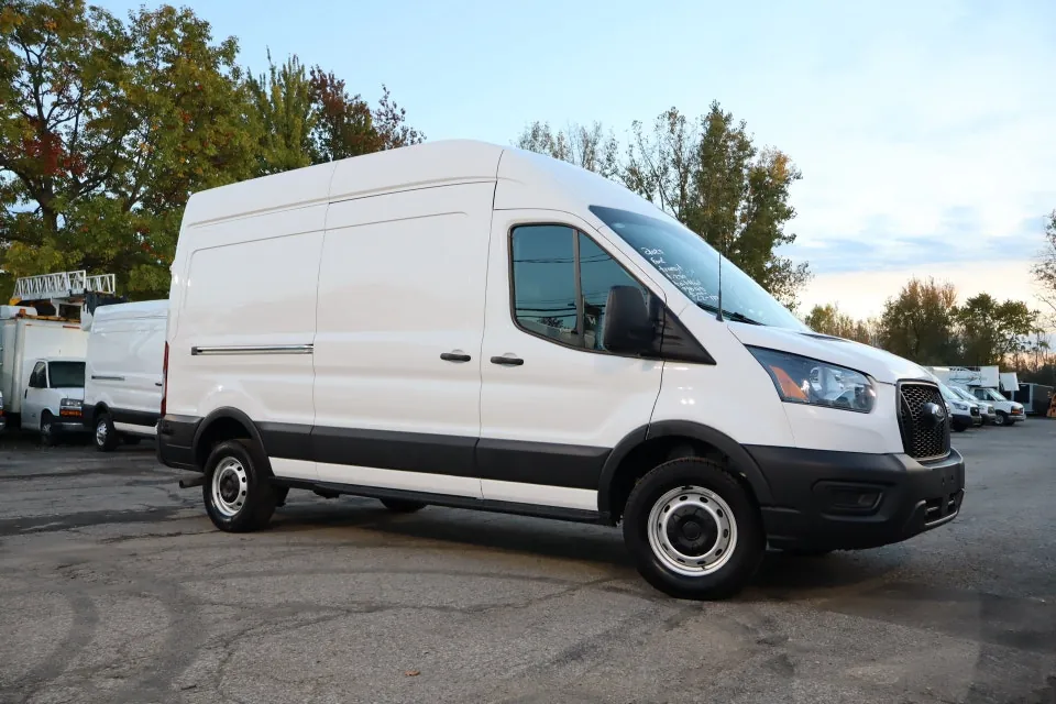 Ford Transit 2025 photo 2