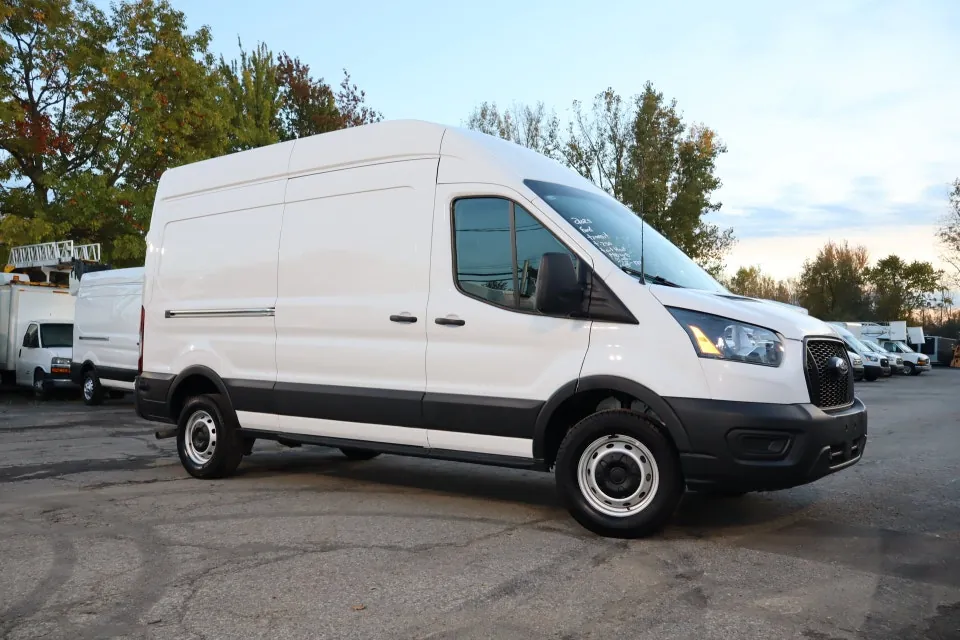 Ford Transit 2025 photo 3
