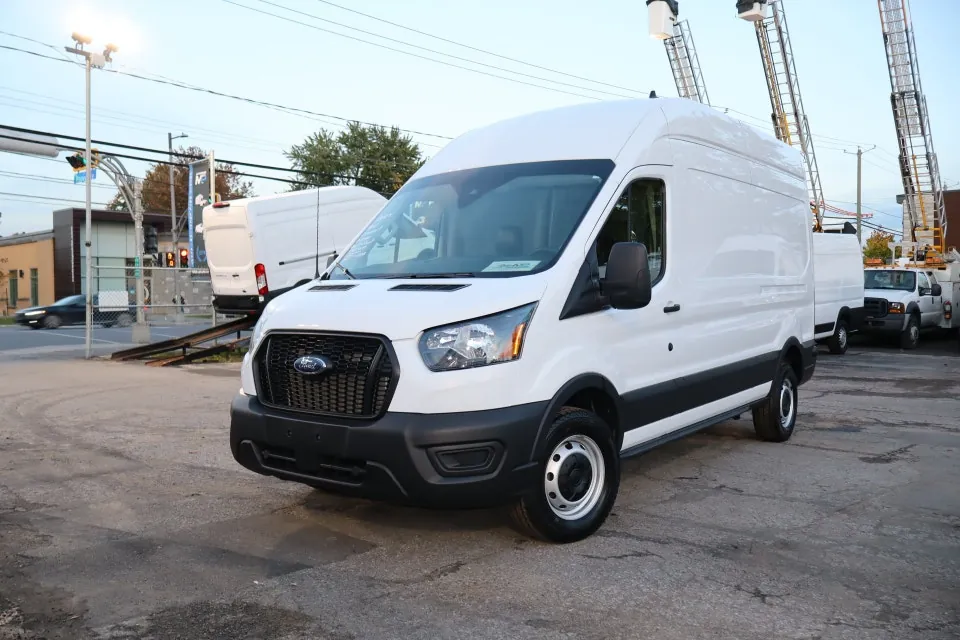 Ford Transit 2025 photo 4