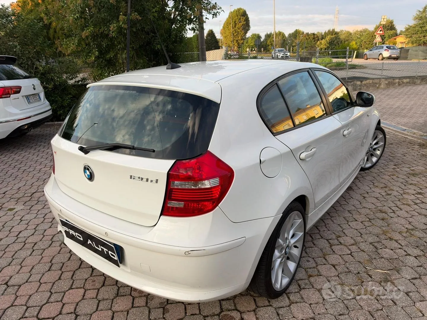 BMW 120D 2010 photo 3