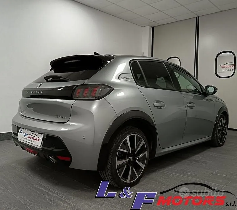 Peugeot 208 2020 photo 5