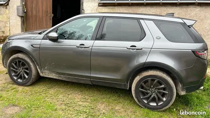 Land Rover Discovery Sport 2017 photo 2