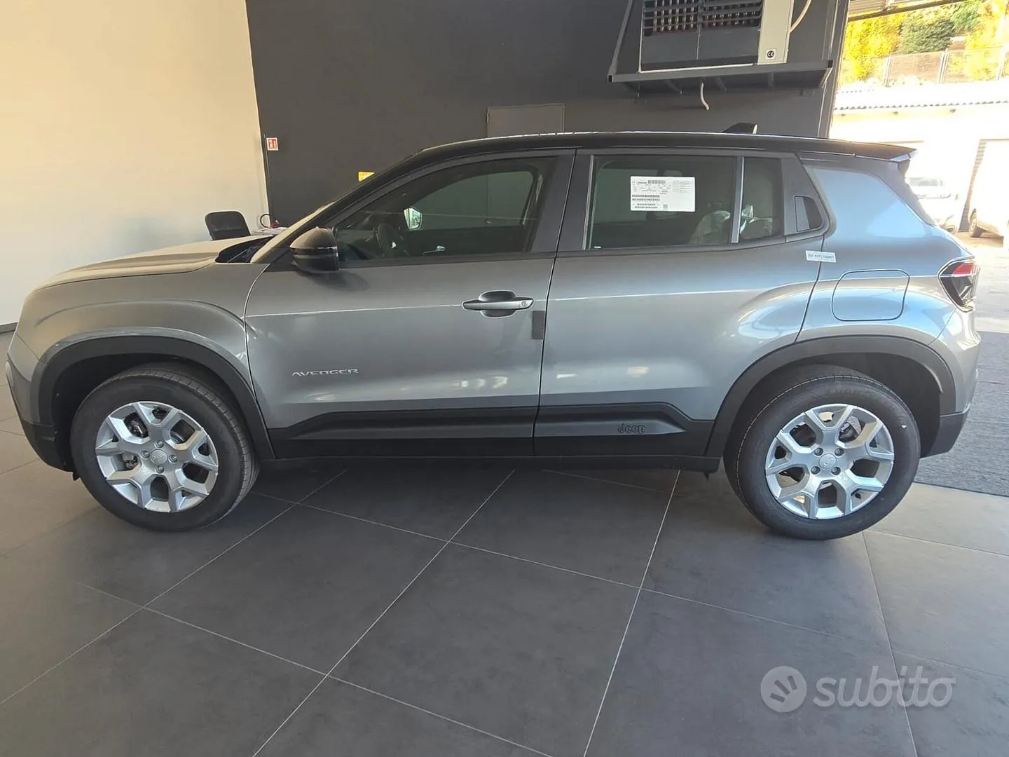 Jeep Avenger photo 3