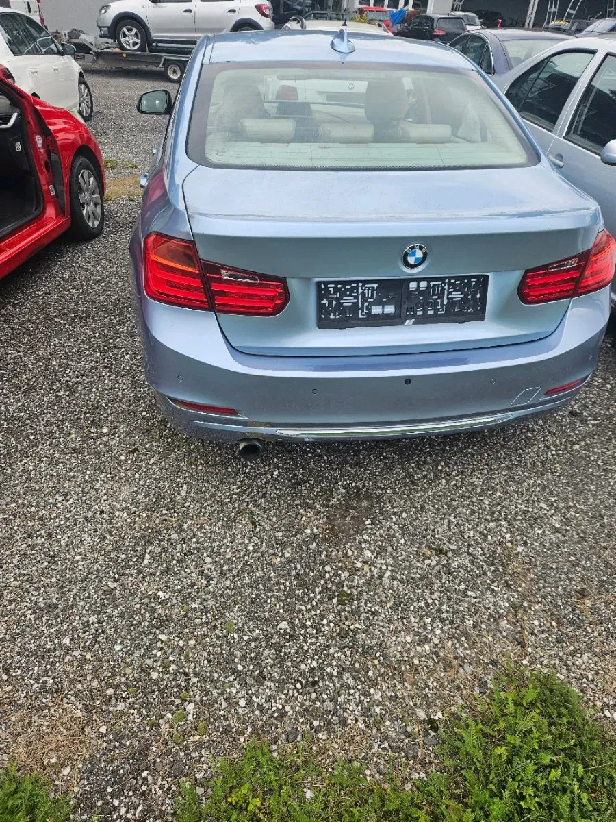 BMW 3Er-Reihe 320I 2012 photo 3