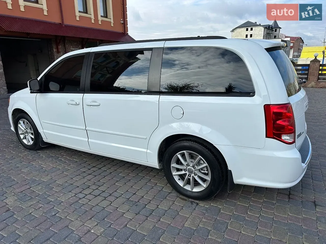 Dodge Grand Caravan 2015 photo 3