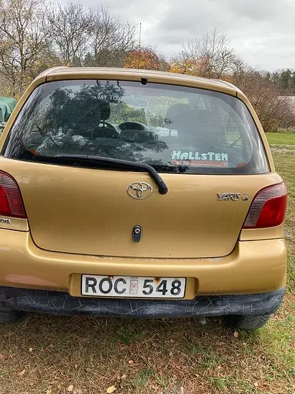 Toyota Yaris 2000 photo 4