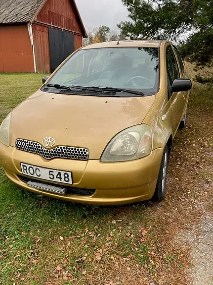 Toyota Yaris 2000 photo 2