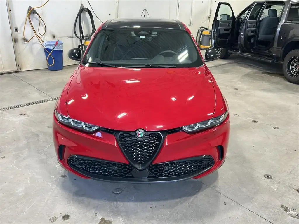 Alfa Romeo Tonale 2025 photo 2